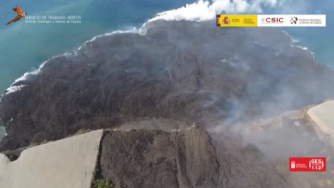 La lava sigue aumentando las dimensiones del delta de La Palma La lava sigue aumentando las dimensiones del delta de La Palma