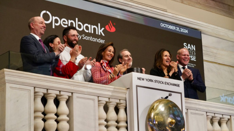 : Ana Botín, presidenta de Banco Santander junto al golfista Jon Rahm, Héctor Grisi, CEO de Banco Santander, Lynn Martin, presidenta de la Bolsa de Nueva York y directivos de Openbank y de la Bolsa de Nueva York en el lanzamiento de Openbank en la NYSE. : Ana Botín, presidenta de Banco Santander junto al golfista Jon Rahm, Héctor Grisi, CEO de Banco Santander, Lynn Martin, presidenta de la Bolsa de Nueva York y directivos de Openbank y de la Bolsa de Nueva York en el lanzamiento de Openbank en la NYSE.