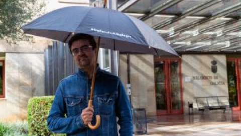Carlos Jiménez, periodista: "La televisión de Galicia era el órgano de propaganda de un candidato, ahora lo es de dos" Carlos Jiménez, periodista: "La televisión de Galicia era el órgano de propaganda de un candidato, ahora lo es de dos"