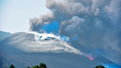 Vista del volcán de Cumbre Vieja este sábado. Vista del volcán de Cumbre Vieja este sábado.