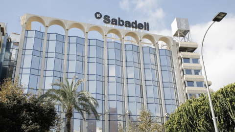 Sede del banco Sabadell en Alicante. E.P./Joaquín Reina