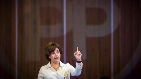 Soraya Saénz de Santamaría en un acto con afiliados en Cádiz. (ROMÁN RÍOS | EFE) Soraya Saénz de Santamaría en un acto con afiliados en Cádiz. (ROMÁN RÍOS | EFE)