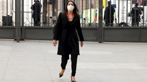 La líder de Ciudadanos, Inés Arrimadas, llega al Congreso de los Diputados este martes.