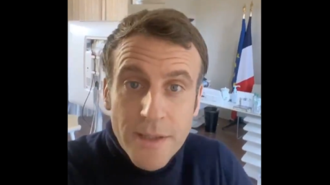 Macron reaparece para decir que está "bien", aunque con fatiga, dolor de cabeza y tos Macron reaparece para decir que está "bien", aunque con fatiga, dolor de cabeza y tos