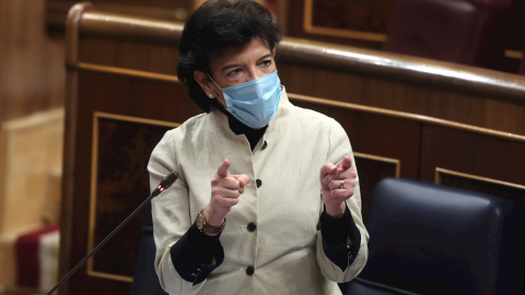 La ministra de Educación, Isabel Celaá durante el pleno del Congreso en el que el presidente del Gobierno, Pedro Sánchez comparece a petición propia. La ministra de Educación, Isabel Celaá durante el pleno del Congreso en el que el presidente del Gobierno, Pedro Sánchez comparece a petición propia.