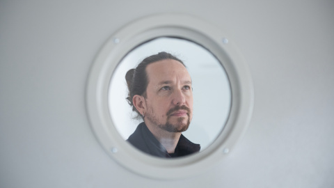 El secretario general de Podemos, Pablo Iglesias, durante la entrevista con 'Público'.