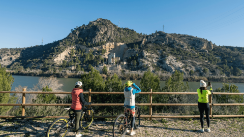 L'oferta de la comarca gira entorn de la natural, com la Via Verda del Val del Zafán