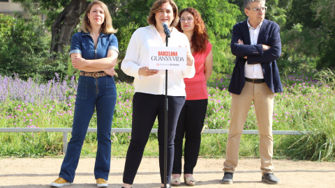 19/05/2022 - Ada Colau amb els tinents d'alcaldia Janet Sanz, Jordi Martí i Laura Pérez, en la compareixença per anunciar que optarà a un tercer mandat. 19/05/2022 - Ada Colau amb els tinents d'alcaldia Janet Sanz, Jordi Martí i Laura Pérez, en la compareixença per anunciar que optarà a un tercer mandat.