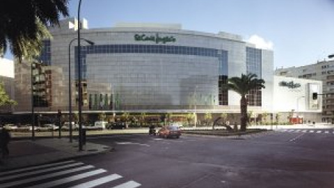 El Corte Inglés alcanza un acuerdo con los sindicatos para la salida voluntaria de 3.292 empleados El Corte Inglés alcanza un acuerdo con los sindicatos para la salida voluntaria de 3.292 empleados
