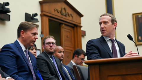 Imagen de octubre de 2019 del fundador y presidente ejecutivo de Facebook, Mark Zuckerberg, durante una comparecencia en el Congreso de EEUU. REUTERS/Erin Scott Imagen de octubre de 2019 del fundador y presidente ejecutivo de Facebook, Mark Zuckerberg, durante una comparecencia en el Congreso de EEUU. REUTERS/Erin Scott