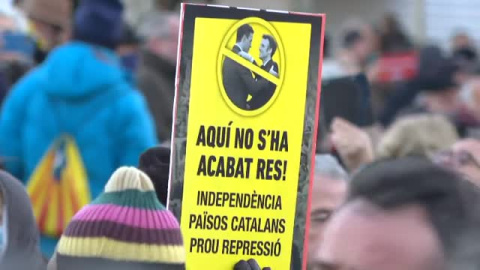 La división en el independentismo catalán queda patente durante la protesta contra la cumbre hispano-francesa La división en el independentismo catalán queda patente durante la protesta contra la cumbre hispano-francesa