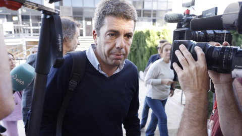 El presidente de la Generalitat valenciana Carlos Mazón a su llegada al centro de Coordinación Emergencias. El presidente de la Generalitat valenciana Carlos Mazón a su llegada al centro de Coordinación Emergencias.