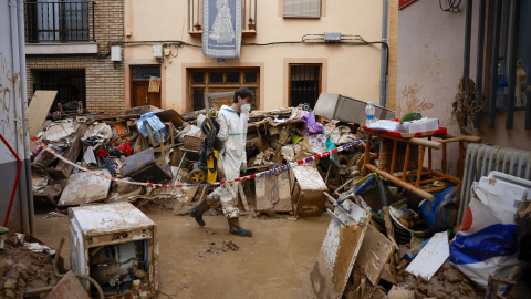 Tasques de neteja a Paiporta, al País Valencià, una de les zones més afectades per la DANA. Tasques de neteja a Paiporta, al País Valencià, una de les zones més afectades per la DANA.