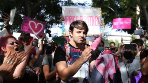 El padre de Britney Spears deja de ser su tutor y podría ser investigado El padre de Britney Spears deja de ser su tutor y podría ser investigado