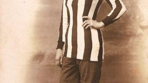 Anita Carmona, con la equipación del Sporting de Málaga, en carnavales. Anita Carmona, con la equipación del Sporting de Málaga, en carnavales.