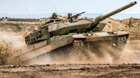 Un carro de combate Leopard 2E del Ejército español. Un carro de combate Leopard 2E del Ejército español.