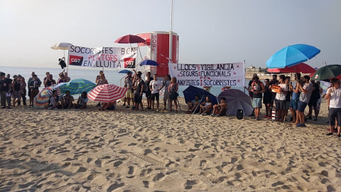 Mobilització de socorristes de Barcelona afiliats a la CGT.