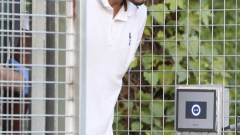 Driss Oukabir, uno de los detenidos en relación con los atentados yihadistas cometidos en Barcelona y Cambrils (Tarragona), mientras era trasladado a la Audiencia Nacional. EFE/J.J. Guillén Driss Oukabir, uno de los detenidos en relación con los atentados yihadistas cometidos en Barcelona y Cambrils (Tarragona), mientras era trasladado a la Audiencia Nacional. EFE/J.J. Guillén