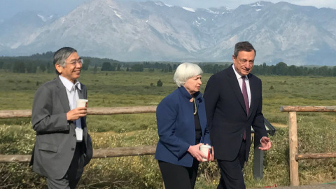 El gobernador del Banco de Japón, Haruhiko Kuroda, el presidente de la Reserva Federal de los Estados Unidos, Janet Yellen, y el presidente del Banco Central Europeo Mario Draghi / REUTERS - Jade Barker El gobernador del Banco de Japón, Haruhiko Kuroda, el presidente de la Reserva Federal de los Estados Unidos, Janet Yellen, y el presidente del Banco Central Europeo Mario Draghi / REUTERS - Jade Barker