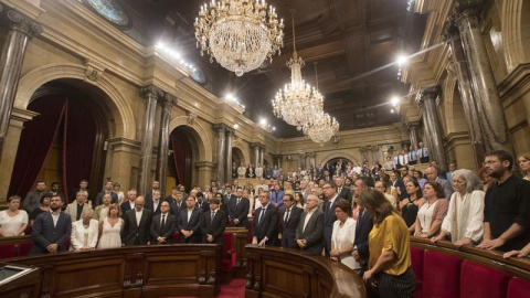 Minuto de silencio en el Parlament catalán.EFE/Marta Pérez Minuto de silencio en el Parlament catalán.EFE/Marta Pérez