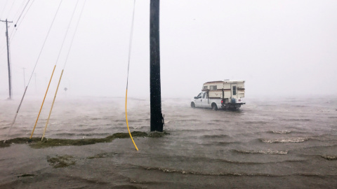 Inundaciones generadas por el huracán Harvey. REUTERS/Brian Thevenot