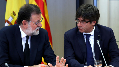 El presidente del Gobierno, Mariano Rajoy, y el presidente de la Generalitat de Cataluña, Carles Puigdemont / EFE El presidente del Gobierno, Mariano Rajoy, y el presidente de la Generalitat de Cataluña, Carles Puigdemont / EFE