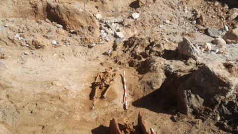 Confirman la existencia de una necrópolis romana en la playa de Sitges. Confirman la existencia de una necrópolis romana en la playa de Sitges.