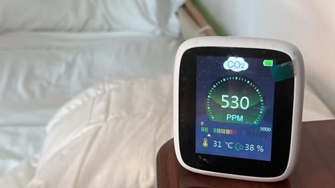 Un termómetro marca una temperatura de 31º en una habitación de una residencia de Madrid, a 3 de julio de 2023. Un termómetro marca una temperatura de 31º en una habitación de una residencia de Madrid, a 3 de julio de 2023.