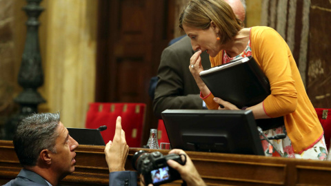 El presidente del PPC, Xavier García Albiol, se dirige a la presidenta del Parlament, Carme Forcadell, tras la solicitud de la alteración del orden del día para incluir el debate de la Ley de Transitoriedad Jurídica / EFE - Toni Albir El presidente del PPC, Xavier García Albiol, se dirige a la presidenta del Parlament, Carme Forcadell, tras la solicitud de la alteración del orden del día para incluir el debate de la Ley de Transitoriedad Jurídica / EFE - Toni Albir