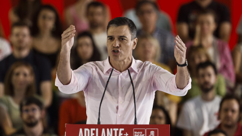 El presidente del Gobierno, Pedro Sánchez, durante su intervención en el acto de arranque de la campaña electoral del PSOE, este jueves en la Casa de Campo de Madrid El presidente del Gobierno, Pedro Sánchez, durante su intervención en el acto de arranque de la campaña electoral del PSOE, este jueves en la Casa de Campo de Madrid