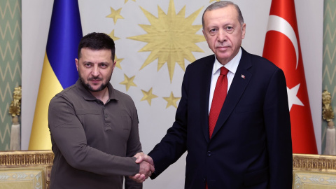Zelenski, antes de su reunión en la Mansión Vahdettin en Estambul, a 7 de julio de 2023. Zelenski, antes de su reunión en la Mansión Vahdettin en Estambul, a 7 de julio de 2023.