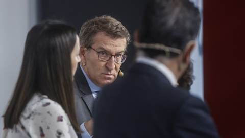 El presidente del Partido Popular, Alberto Núñez Feijóo, interviene durante el encuentro sobre Los Retos del Futuro del diario 'Las Provincias'.- Rober Solsona / Europa Press El presidente del Partido Popular, Alberto Núñez Feijóo, interviene durante el encuentro sobre Los Retos del Futuro del diario 'Las Provincias'.- Rober Solsona / Europa Press