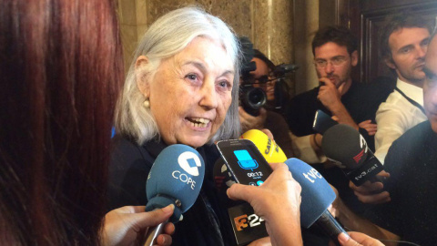 La diputada de CSQP Angels María Castells, en los pasillos del Parlament de Catalunya. ELENA PARREÑO La diputada de CSQP Angels María Castells, en los pasillos del Parlament de Catalunya. ELENA PARREÑO