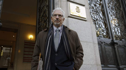 El exmagistrado de la Audiencia de Barcelona Santiago Vidal, ante la sede del Consejo General del Poder Judicial (CGPJ). EFE/J.J. Guillén El exmagistrado de la Audiencia de Barcelona Santiago Vidal, ante la sede del Consejo General del Poder Judicial (CGPJ). EFE/J.J. Guillén