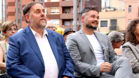 El president d'ERC, Oriol Junqueras, amb el cap de llista al 23-J, Gabriel Rufián, durant el primer míting de la campanya. El president d'ERC, Oriol Junqueras, amb el cap de llista al 23-J, Gabriel Rufián, durant el primer míting de la campanya.
