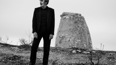 Joaquín Pascual (Surfin' Bichos, Mercromina) publica nuevo disco en solitario, 'Baladas para un atraco'. Joaquín Pascual (Surfin' Bichos, Mercromina) publica nuevo disco en solitario, 'Baladas para un atraco'.