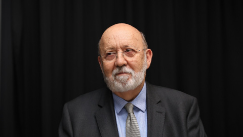 El presidente del Centro de Investigaciones Sociológicas, José Félix Tezanos, posa durante la presentación de la revista ‘Temas’, en el Círculo de Bellas Artes de Madrid, a 8 de octubre de 2021, en Madrid