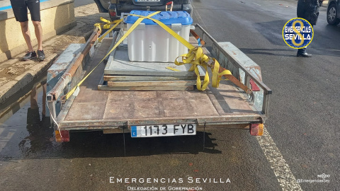 El remolque con 45 kilos de chocos interceptado por la Policía de Sevilla durante la Feria de Abril. / Emergencias Sevilla El remolque con 45 kilos de chocos interceptado por la Policía de Sevilla durante la Feria de Abril. / Emergencias Sevilla