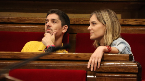 La líder d'En Comú Podem al Parlament, Jéssica Albiach, i el portaveu de la formació al Parlament, David Cid, durant la sessió de control al ple del Parlament d'aquest dimecres. La líder d'En Comú Podem al Parlament, Jéssica Albiach, i el portaveu de la formació al Parlament, David Cid, durant la sessió de control al ple del Parlament d'aquest dimecres.
