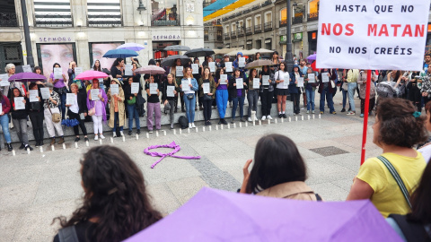 Cientos de personas durante una concentración por los feminicidios acumulados en 2023 en la Puerta del Sol de Madrid, a 2 de junio de 2023. Cientos de personas durante una concentración por los feminicidios acumulados en 2023 en la Puerta del Sol de Madrid, a 2 de junio de 2023.
