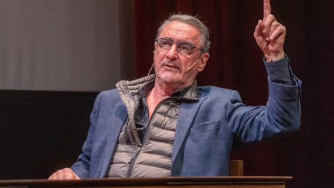 El periodista Carlos Herrera gesticula durante un coloquio en Sevilla, a 3 de marzo de 2023. El periodista Carlos Herrera gesticula durante un coloquio en Sevilla, a 3 de marzo de 2023.