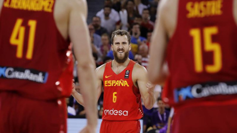 El jugador de la selección española de Baloncesto Sergio Rodríguez se felicita durante el encuentro España-Croacia del Eurobasket 2017.EFE/Juan Carlos Hidalgo El jugador de la selección española de Baloncesto Sergio Rodríguez se felicita durante el encuentro España-Croacia del Eurobasket 2017.EFE/Juan Carlos Hidalgo