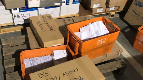 Imatge distribuida pel ministeri de l'Interior sobre documentació confiscada