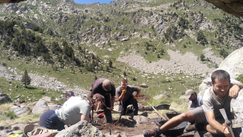 Treballs d'excavació a l'Abric Treballs d'excavació a l'Abric