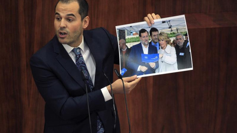 El portavoz de Ciudadanos en la Asamblea de Madrid, Ignacio Aguado, durante su intervención en la segunda jornada del debate sobre el estado de la región. EFE/Víctor Lerena El portavoz de Ciudadanos en la Asamblea de Madrid, Ignacio Aguado, durante su intervención en la segunda jornada del debate sobre el estado de la región. EFE/Víctor Lerena
