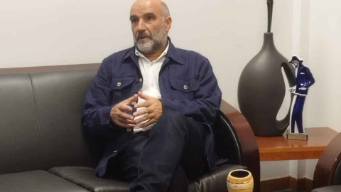 19/7/23 Néstor Rego, durante la entrevista. 19/7/23 Néstor Rego, durante la entrevista.