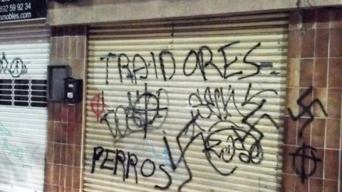 Pintadas nazis en la sede de ERC en Sabadell. EUROPA PRESS Pintadas nazis en la sede de ERC en Sabadell. EUROPA PRESS