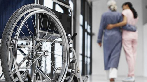 El sistema de dependencia padece una escasez financiera crónica, agravada por los recortes de 2012. El sistema de dependencia padece una escasez financiera crónica, agravada por los recortes de 2012.