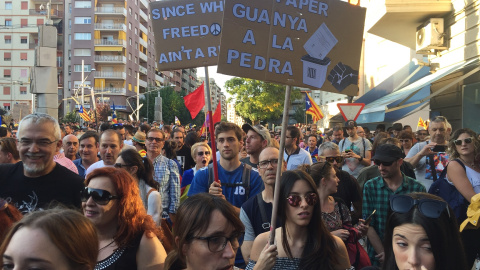 Manifestants a Lleida en defensa de la democràcia / M. M. Manifestants a Lleida en defensa de la democràcia / M. M.