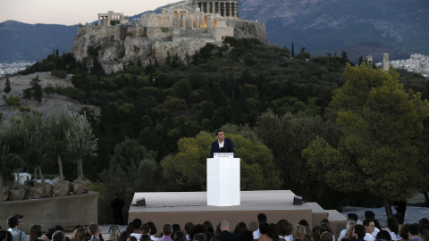 El primer ministro griego Alexis Tsipras, en una intervención pública en la Colina Pnyx Hill, frente a la Acropolis, en Atenas. REUTERS/Alkis Konstantinidis El primer ministro griego Alexis Tsipras, en una intervención pública en la Colina Pnyx Hill, frente a la Acropolis, en Atenas. REUTERS/Alkis Konstantinidis